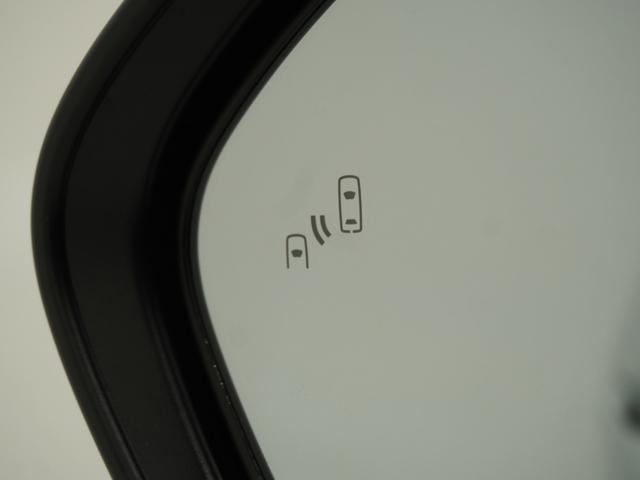 ���u���C���h�X�|�b�g�C���t�H���[�V���������s���̎��p�ɂȂ�₷�����Ԃ̎΂ߌ���ԗ������m���A�h���C�o�[�֒��ӂ𑣂����Ƃŉ^�]���ׂ��y������@�\�ł��B�Ԑ��ύX���x���B