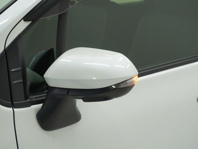 ���h�A�~���[�E�C���J�[���h�A�~���[�ɃE�C���J�[�𑕔����Ă��܂��B�Ό��ԂɎ��g�̐i�s���������}�����S�ɉ^�]�ł��܂��B