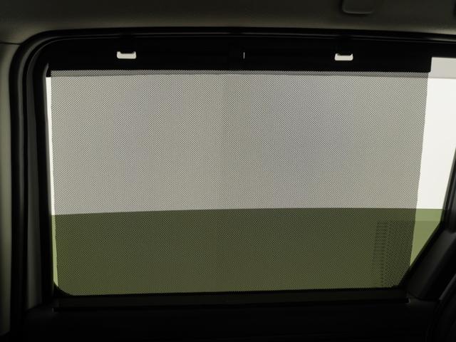 ���X�N���[���T���V�F�[�h�����A�h�A�ɑ�������Ă��܂��B��������a�炰�A�v���C�o�V�[�̕ی�ɂ��𗧂��܂��B�㕔���Ȃɂ��q�l����Ԃ�����Ƃ����A������肨���Q�ł��܂���