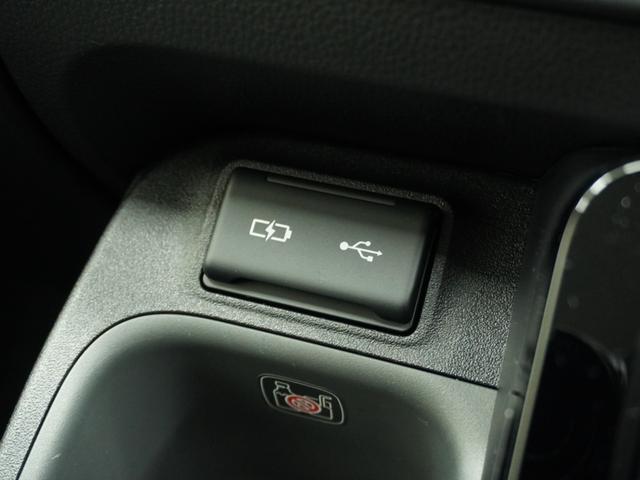 ���t�r�a���͒[�q���t�r�a�ڑ��A�X�}�[�g�t�H���̏[�d���ɂ��֗��Ȃt�r�a�`���[�W���[�g���₷���ꏊ�ɑ�������Ă��܂��B