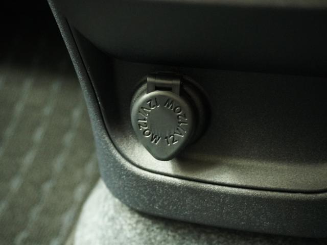 ���P�Q�u�d���\�P�b�g���X�}�[�g�t�H���̏[�d���ɂ��֗��ȓd���\�P�b�g�I�g���₷���ꏊ�ɑ�������Ă��܂��B