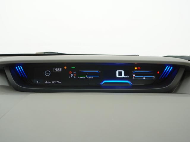 �����[�^�[�p�l�������F���̗ǂ��V���v���ȃ��[�^�[�f�U�C���̓h���C�o�[�ɏ����킩��₷���`���Ă���܂��B