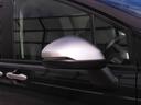 ◆ドアミラーウインカー◆ドアミラーにウインカーを装備しています。対向車に自身の進行方向を合図し安全に運転できます。