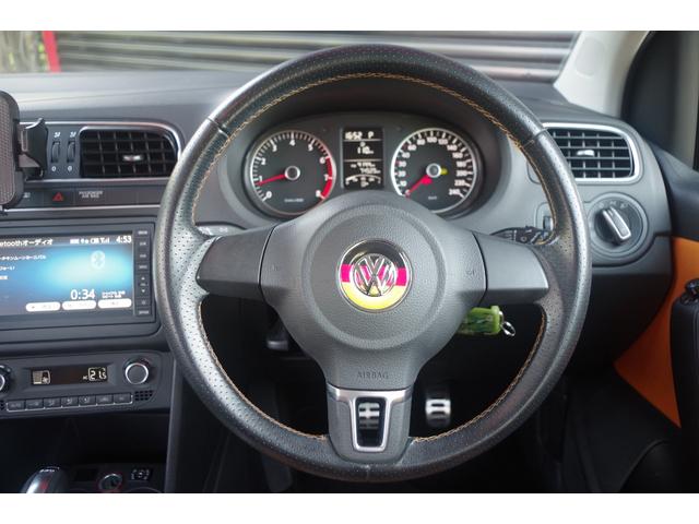 ポロ クロスポロ　クロスポロ　１．２　ＴＳＩ　純正フルセグナビ　Ｂｌｕｅｔｏｏｔｈ　ＤＶＤ　１７インチＡＷ　クリアランスソナー　ＤＳＧマニュアルモード　Ｗ／Ｐオイル漏れ修理済み　マグマオレンジＬＤ２Ｃ　ＥＴＣ（6枚目）