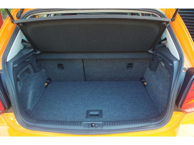 ポロ クロスポロ　クロスポロ　１．２　ＴＳＩ　純正フルセグナビ　Ｂｌｕｅｔｏｏｔｈ　ＤＶＤ　１７インチＡＷ　クリアランスソナー　ＤＳＧマニュアルモード　Ｗ／Ｐオイル漏れ修理済み　マグマオレンジＬＤ２Ｃ　ＥＴＣ（22枚目）