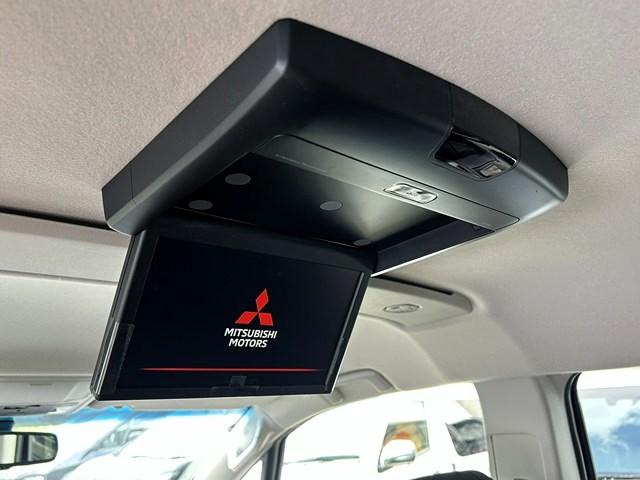 デリカＤ：５ Ｐ　オーバーフェンダーフロントバンパーガードリアガードバーナビ後席モニターＥＴＣドラレコサイドステップ（19枚目）