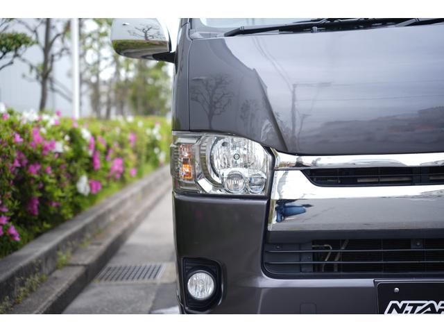 ハイエースバン スーパーGL ダークプライム 車中泊ベットキット デビルボンネット 415COBRAフロントリップ 2.5インチAWタイヤ スムージングバンパー ETC トヨタ純正ナビ リアウイング スタイリッシュテール(7枚目)
