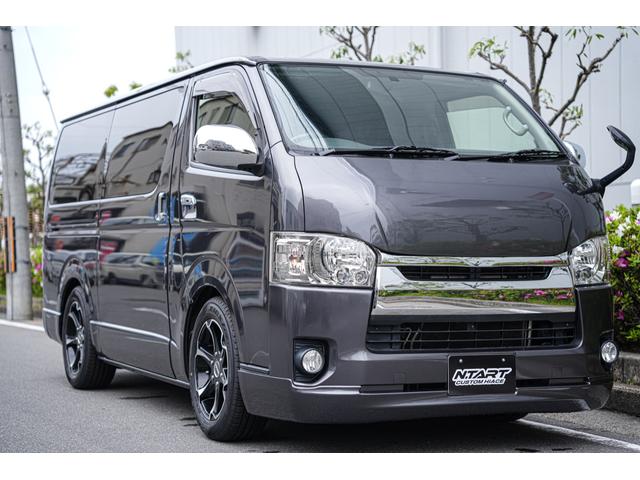 ハイエースバン スーパーGL ダークプライム 車中泊ベットキット デビルボンネット 415COBRAフロントリップ 2.5インチAWタイヤ スムージングバンパー ETC トヨタ純正ナビ リアウイング スタイリッシュテール(64枚目)
