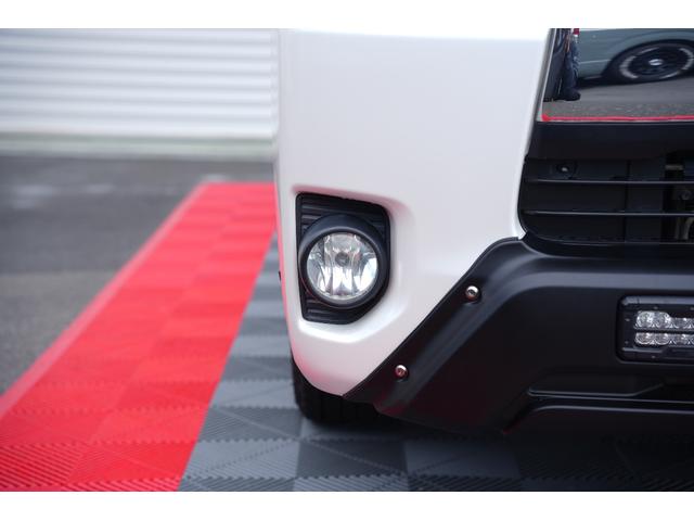 ハイエースバン ロングスーパーＧＬ　ＴＲＤ仕様　両側電動パワースライドドア　カーボンボンネット　プッシュスタート　トヨタ純正ナビ　Ｂｕｔｔｌｅｒシートカバー　木目調インテリア　ＥＴＣ（9枚目）