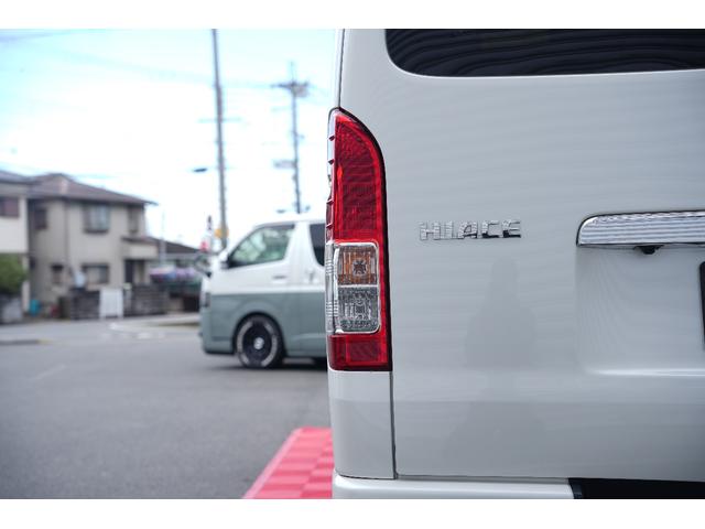 ハイエースバン ロングスーパーＧＬ　ＴＲＤ仕様　両側電動パワースライドドア　カーボンボンネット　プッシュスタート　トヨタ純正ナビ　Ｂｕｔｔｌｅｒシートカバー　木目調インテリア　ＥＴＣ（16枚目）