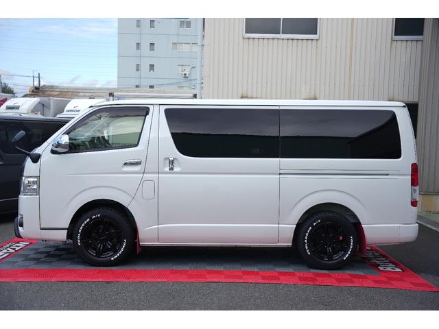 ハイエースバン ロングスーパーＧＬ　ＴＲＤ仕様　両側電動パワースライドドア　カーボンボンネット　プッシュスタート　トヨタ純正ナビ　Ｂｕｔｔｌｅｒシートカバー　木目調インテリア　ＥＴＣ（22枚目）