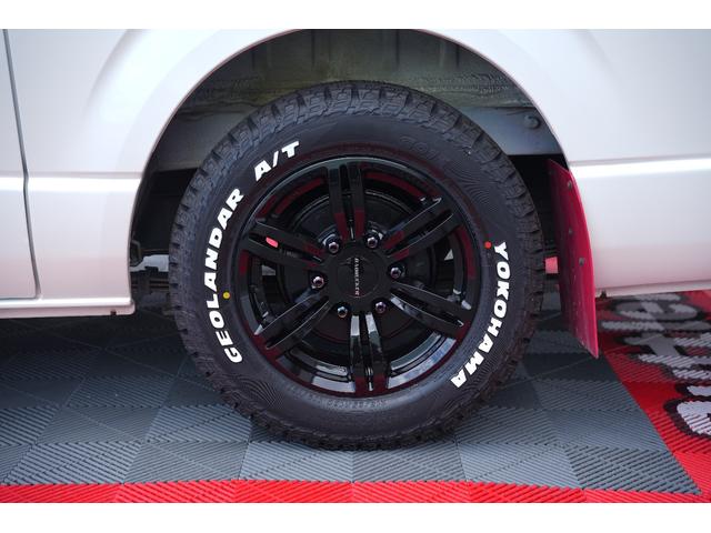 ハイエースバン ロングスーパーＧＬ　ＴＲＤ仕様　両側電動パワースライドドア　カーボンボンネット　プッシュスタート　トヨタ純正ナビ　Ｂｕｔｔｌｅｒシートカバー　木目調インテリア　ＥＴＣ（26枚目）
