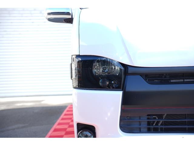 ハイエースバン スーパーＧＬ　ダークプライム　バッドフェイス　スモークヘッドライト　４１５Ｓａｆａｒｉフロントスポイラー　プッシュスタート　トヨタ純正ナビ　ＥＴＣ（7枚目）