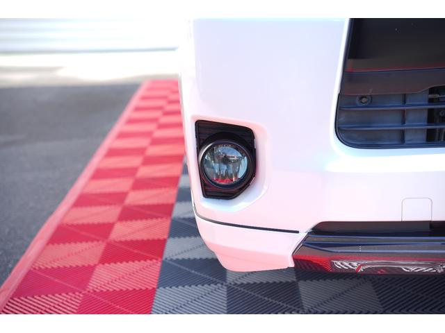 ハイエースバン スーパーＧＬ　ダークプライム　バッドフェイス　スモークヘッドライト　４１５Ｓａｆａｒｉフロントスポイラー　プッシュスタート　トヨタ純正ナビ　ＥＴＣ（9枚目）
