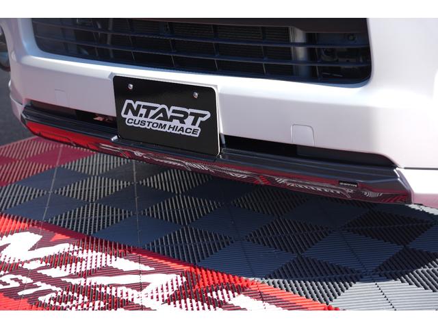 ハイエースバン スーパーＧＬ　ダークプライム　バッドフェイス　スモークヘッドライト　４１５Ｓａｆａｒｉフロントスポイラー　プッシュスタート　トヨタ純正ナビ　ＥＴＣ（13枚目）