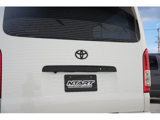 ハイエースバン スーパーＧＬ　ダークプライム　バッドフェイス　スモークヘッドライト　４１５Ｓａｆａｒｉフロントスポイラー　プッシュスタート　トヨタ純正ナビ　ＥＴＣ（18枚目）