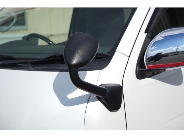 ハイエースバン スーパーＧＬ　ダークプライム　バッドフェイス　スモークヘッドライト　４１５Ｓａｆａｒｉフロントスポイラー　プッシュスタート　トヨタ純正ナビ　ＥＴＣ（20枚目）