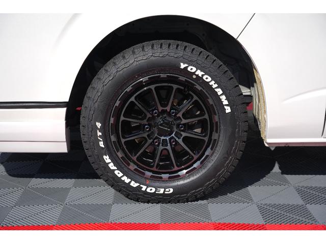 ハイエースバン スーパーＧＬ　ダークプライム　バッドフェイス　スモークヘッドライト　４１５Ｓａｆａｒｉフロントスポイラー　プッシュスタート　トヨタ純正ナビ　ＥＴＣ（25枚目）