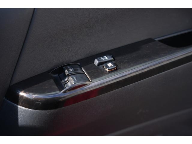 ハイエースバン スーパーＧＬ　ダークプライム　バッドフェイス　スモークヘッドライト　４１５Ｓａｆａｒｉフロントスポイラー　プッシュスタート　トヨタ純正ナビ　ＥＴＣ（44枚目）