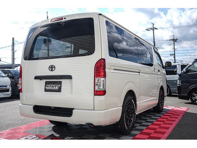 ハイエースバン スーパーＧＬ　ダークプライム　バッドフェイス　スモークヘッドライト　４１５Ｓａｆａｒｉフロントスポイラー　プッシュスタート　トヨタ純正ナビ　ＥＴＣ（53枚目）