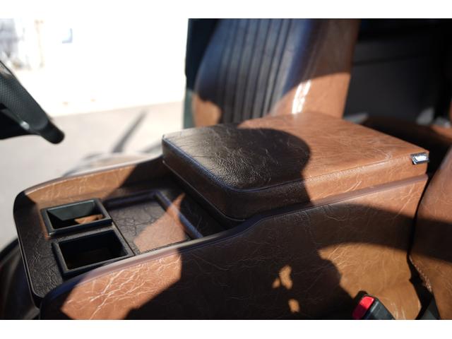 ハイエースバン ロングスーパーGL 415Safariフルエアロ グレー全塗装 丸目キット(52枚目)