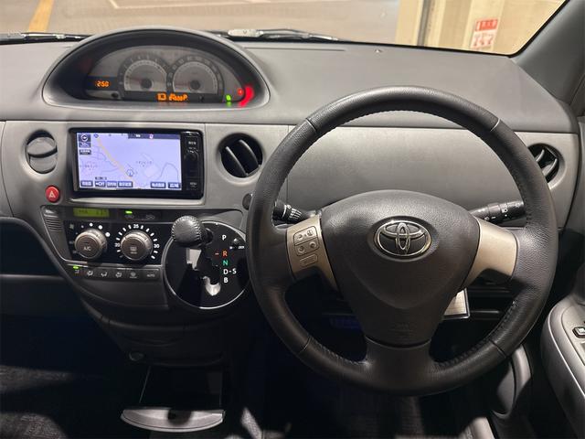 このハンドルを握った時に、車を所有している優越感を味わえますね