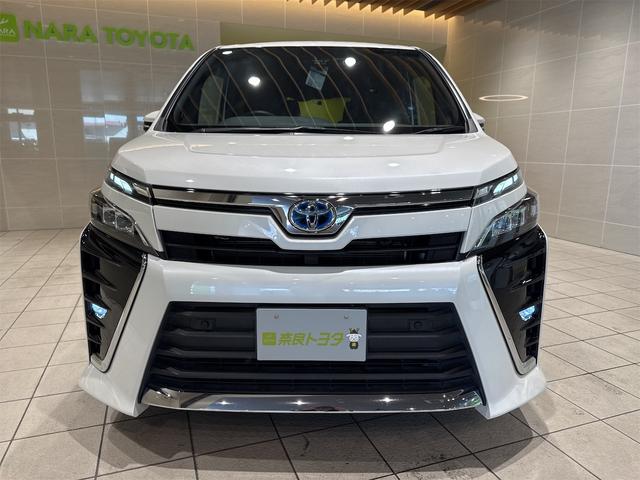 ヴォクシー ハイブリッドＺＳ　１．８ハイブリッドＺＳ　９インチナビ　ドライブレコーダー　バックモニター（2枚目）