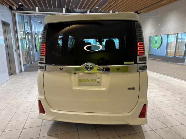 ヴォクシー ハイブリッドＺＳ　１．８ハイブリッドＺＳ　９インチナビ　ドライブレコーダー　バックモニター（3枚目）