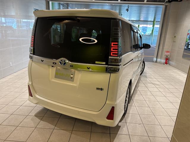 ヴォクシー ハイブリッドＺＳ　１．８ハイブリッドＺＳ　９インチナビ　ドライブレコーダー　バックモニター（8枚目）