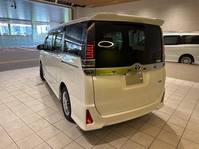 ヴォクシー ハイブリッドＺＳ　１．８ハイブリッドＺＳ　９インチナビ　ドライブレコーダー　バックモニター（9枚目）