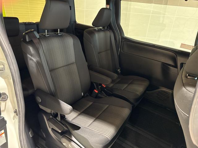 ヴォクシー ハイブリッドＺＳ　１．８ハイブリッドＺＳ　９インチナビ　ドライブレコーダー　バックモニター（14枚目）