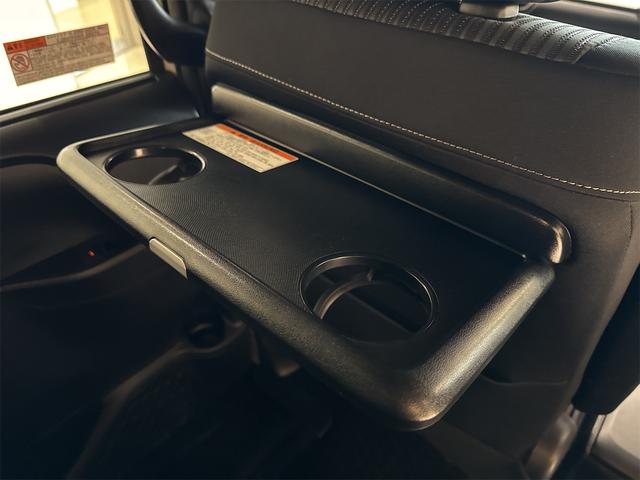 ヴォクシー ハイブリッドＺＳ　１．８ハイブリッドＺＳ　９インチナビ　ドライブレコーダー　バックモニター（31枚目）