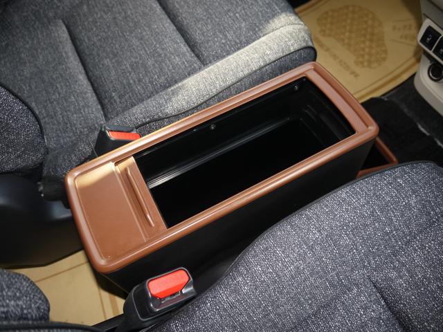 シエンタ ハイブリッドZ 4WD フルセグテレビ LEDライト 3列シート 追従クルーズ パーキングセンサー ETC 記録簿 ドラレコ オートマチックハイビーム(6枚目)