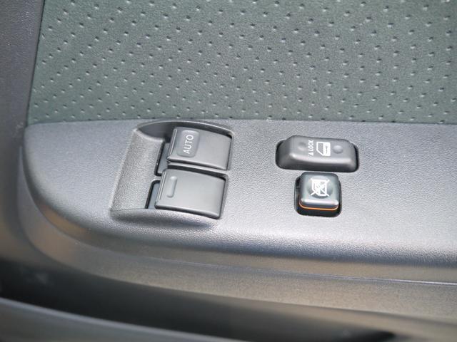 ハイエースバン ロングスーパーGL アースカラーパッケージ アルパイン11型ナビ・12.8型フリップダウンモニター・ルーフスピーカー×4 GRフロントスポイラー・サイドスカート 20周年スカッフプレート 両側電動スライド・小窓ガラス交換(32枚目)