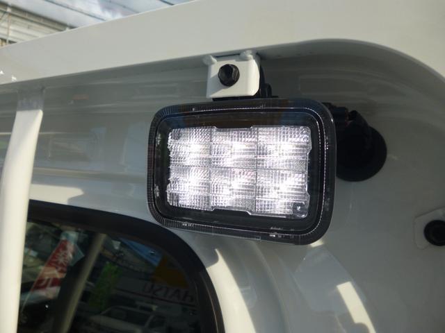 　垂直式テールリフト　ＬＥＤ・省力パック（ＬＥＤヘッド・フォグ　電動格納ミラー　パワーウインドゥ　キーフリーシステム）　ＣＶＴ　届出済み未使用車　新車保証継承渡し　衝突回避ブレーキ　クリアランスソナー(15枚目)