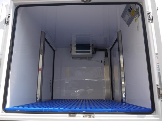 ハイゼットトラック 　ＦＲＰ中温冷凍車　４ＷＤ　両側スライドドア仕様　届出済未使用車　－５℃　スマートアシスト　スマートインナーミラー　バックカメラ　コーナーセンサー　ＬＥＤヘッドライト・フォグランプ　キーフリーシステム（12枚目）