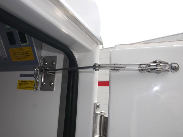 ハイゼットトラック 　ＦＲＰ中温冷凍車　４ＷＤ　両側スライドドア仕様　届出済未使用車　－５℃　スマートアシスト　スマートインナーミラー　バックカメラ　コーナーセンサー　ＬＥＤヘッドライト・フォグランプ　キーフリーシステム（57枚目）
