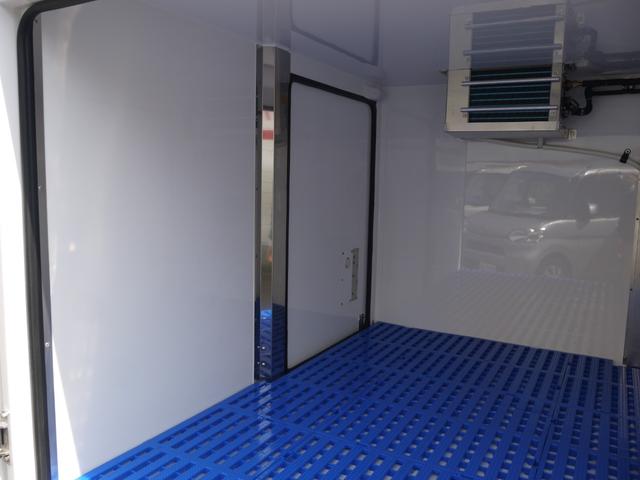ハイゼットトラック 　ＦＲＰ中温冷凍車　４ＷＤ　両側スライドドア仕様　届出済未使用車　－５℃　スマートアシスト　スマートインナーミラー　バックカメラ　コーナーセンサー　ＬＥＤヘッドライト・フォグランプ　キーフリーシステム（60枚目）