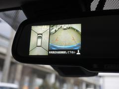 ルームミラー内にアラウンドビューモニターとバックカメラ映像を表示！ 2
