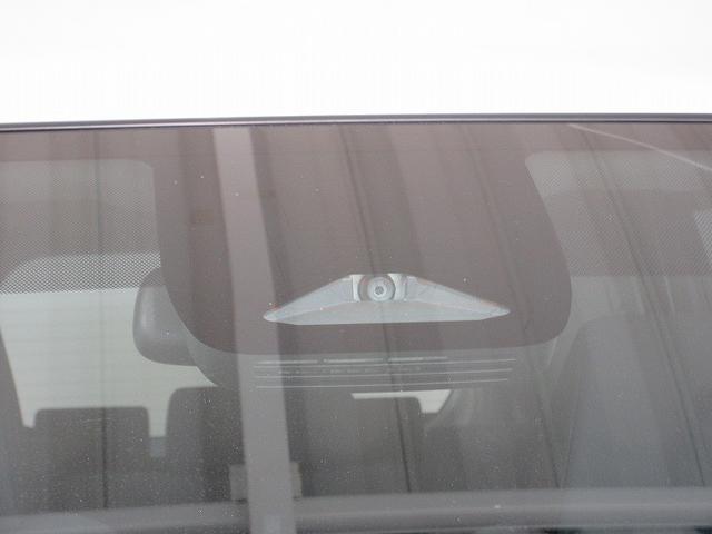 シエンタ Ｘ　フルセグ　ミュージックプレイヤー接続可　バックカメラ　衝突被害軽減システム　ＥＴＣ　電動スライドドア　ＬＥＤヘッドランプ　乗車定員７人　３列シート　ワンオーナー（9枚目）