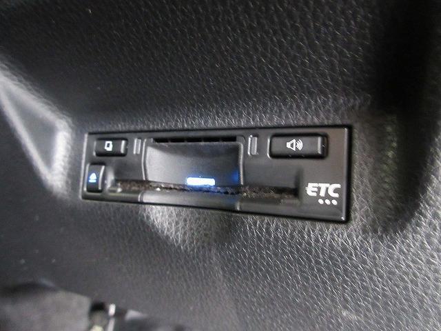 シエンタ Ｘ　フルセグ　ミュージックプレイヤー接続可　バックカメラ　衝突被害軽減システム　ＥＴＣ　電動スライドドア　ＬＥＤヘッドランプ　乗車定員７人　３列シート　ワンオーナー（11枚目）