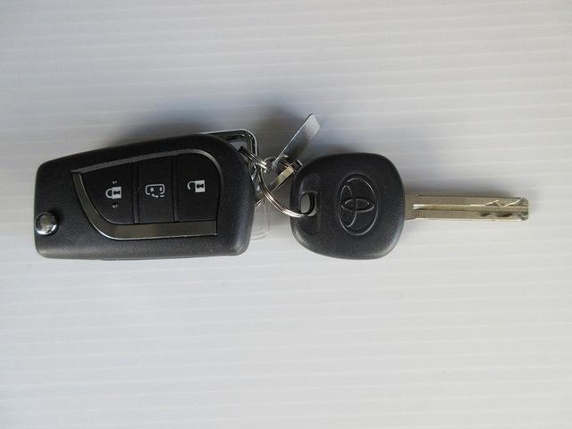 シエンタ Ｘ　フルセグ　ミュージックプレイヤー接続可　バックカメラ　衝突被害軽減システム　ＥＴＣ　電動スライドドア　ＬＥＤヘッドランプ　乗車定員７人　３列シート　ワンオーナー（24枚目）