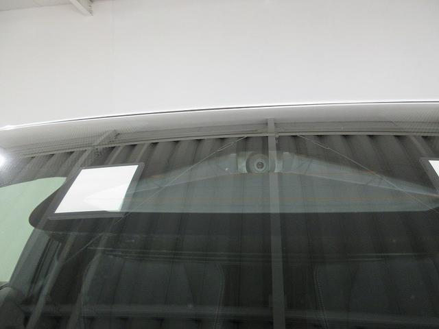 カローラツーリング ハイブリッド　ダブルバイビー　フルセグ　メモリーナビ　バックカメラ　衝突被害軽減システム　ＥＴＣ　ドラレコ　ＬＥＤヘッドランプ　ワンオーナー（9枚目）