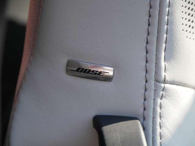 ２．０ＶＳホワイトセレクション　ＢＯＳＥ　レザーシート　オートクルーズ　車線逸脱警報装置　障害物センサー　横滑り防止装置　ブラインドスポットモニタリングＢＳＭ　バックカメラ(6枚目)