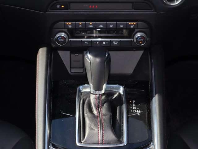 ＤＣＴ、ＣＶＴ、従来型のＡＴなど、すべてのトランスミッションの利点を集約し、ロックアップ領域を大幅に拡大し伝達効率の向上とマニュアルトランスミッションのようなダイレクト感を実現した自社製ＡＴです。