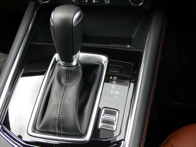 �}�j���A�����[�h�t�`�s�@�G���W���u���[�L�������邱�ƂŁA�u���[�L�̎g�p�����点��ق��A�����ł̑��x�R���g���[����A���X�|�[�e�B�[�ȑ��s���o�𖡂키���Ƃ��ł��܂��B