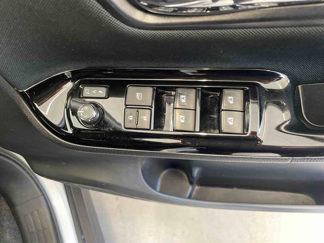 ヴォクシー ZS 煌II 9インチメモリーナビ(TV CD/DVD 録音 Bluetooth)・バックカメラ・クルーズコントロール・LEDヘッドランプ・両側パワースライドドア・前後ドラレコ・フリップダウンモニター・ETC(15枚目)