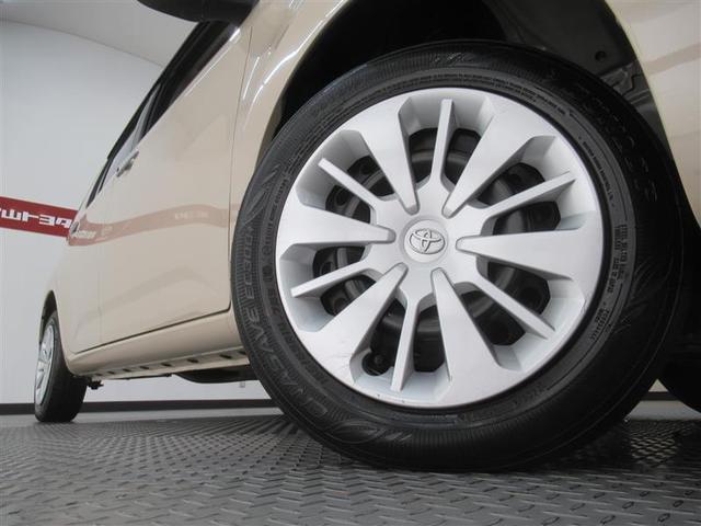 タイヤはスチールタイヤにホイルキャップを付けています。タイヤサイズは１６５／６５Ｒ１４です。