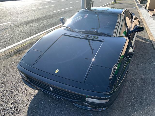 Ｆ３５５ ベルリネッタ　Ｆ３５５　Ｒ６／５／１タイミングベルト・クラッチ交換済　禁煙車　内装レッド　ブラックレザーシート　左ハンドル　キーレスエントリー（3枚目）