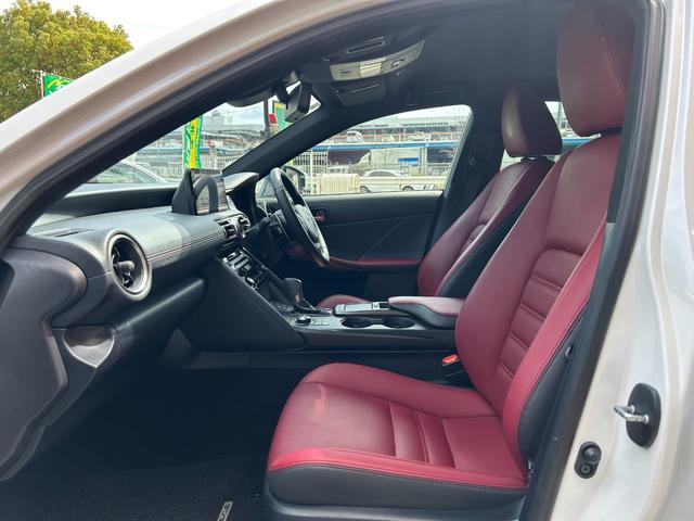 ＩＳ ＩＳ３００ｈ　バージョンＬ　純正メーカーナビ・地デジＴＶ／レザーシート／レクサスセーフティシステム／三眼ＬＥＤヘッドライト／／Ｆエアーシート＆シートヒーター／パノラミックビューモニター／ＥＴＣ２．０（37枚目）